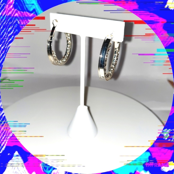 NWOT: Women's Silver Open Hoop Earrings - Picture 4 of 9